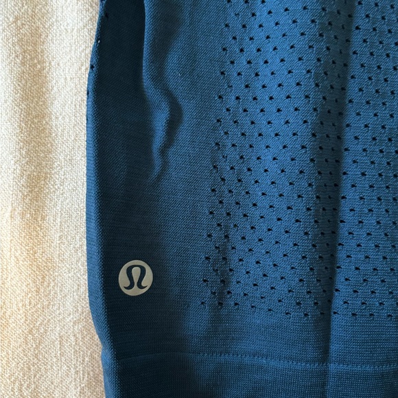 Nike Navy Blue Short Sleeve Shirt - Picture 2 of 3